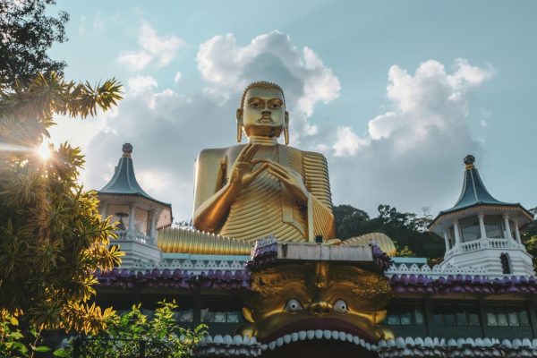 14 nights_deluxe_ Sri_lanka_tours_dambulla_patheraescapes