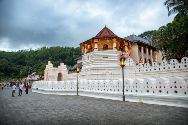 Kandy_temple_ of_tooth_Sri Lanka-Patheraescapes-Indulge Tour